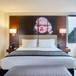 Hotel Celebrities Suites